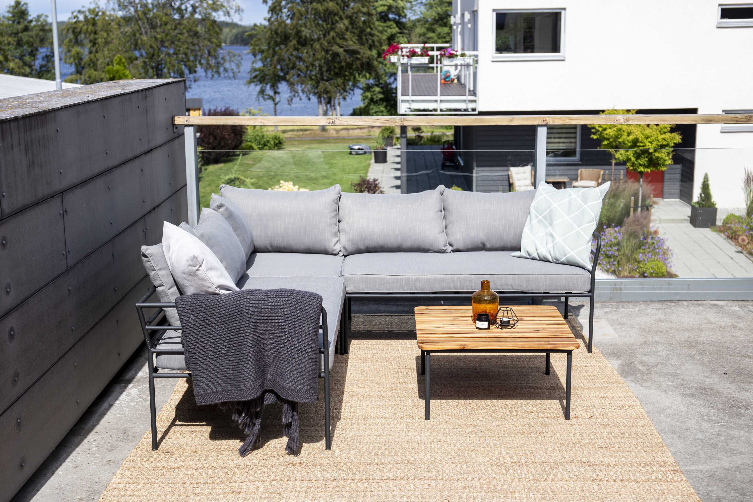 Venture Design Penh sofagruppe Akasie/svart med grå pute 2st 2-seterende, hjørne & bord 65x65 cm